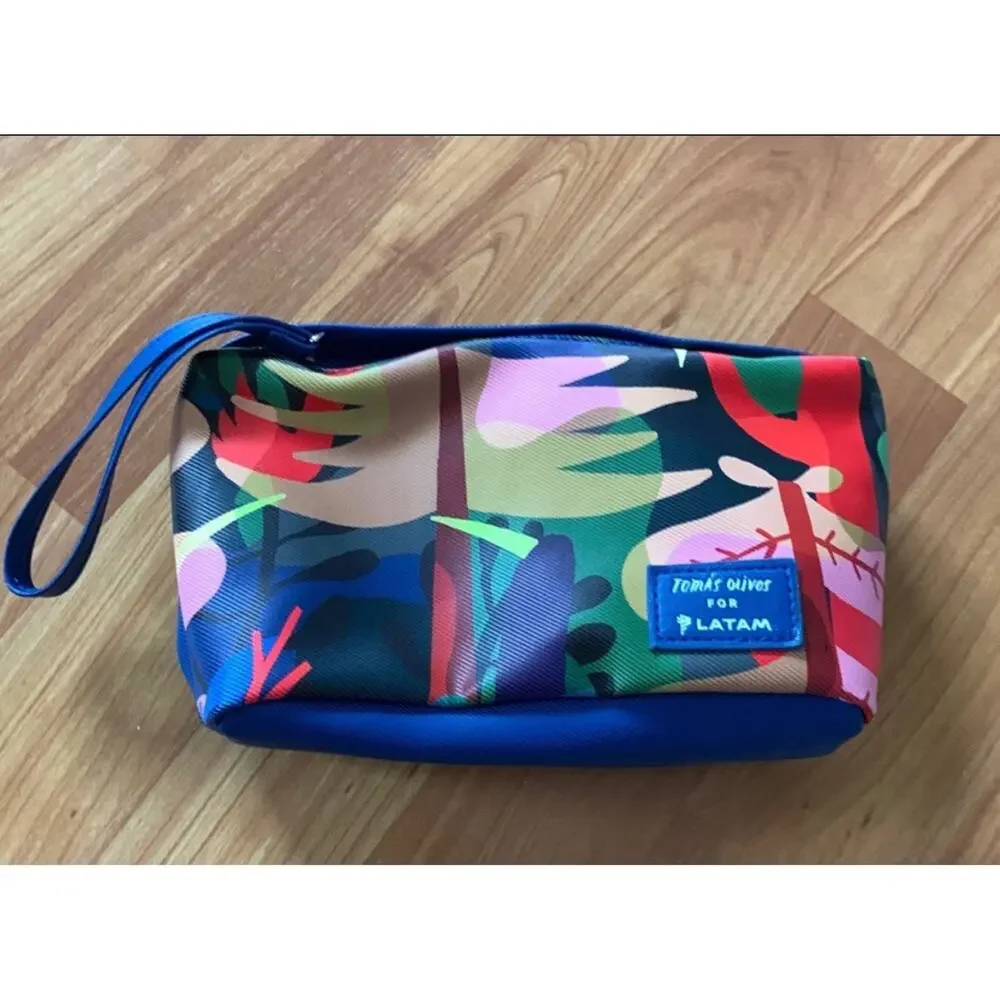 Tomas‎ Olivos Travel Pouch